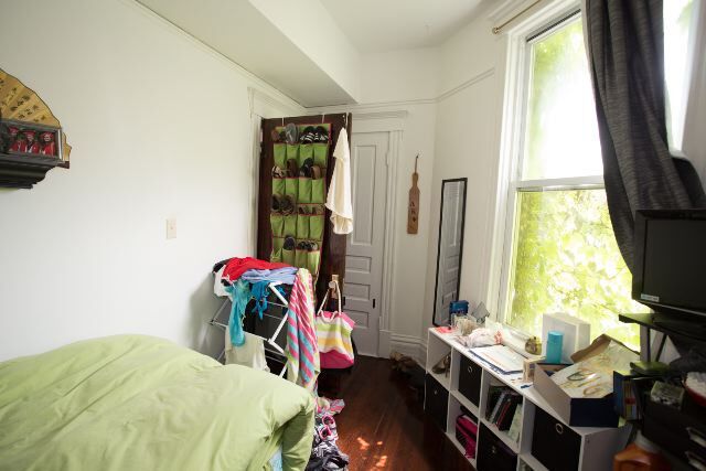 Building Photo - 870 W Buckingham Pl