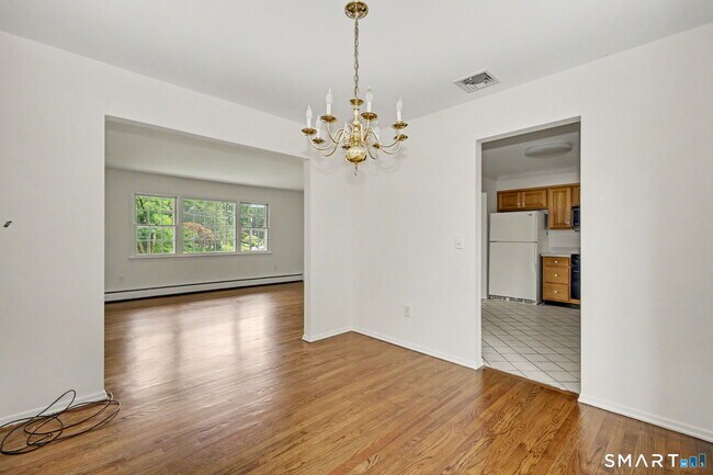 Building Photo - 11 Lycett Ct