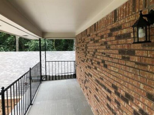 Building Photo - 539 Woodland Hills Pl