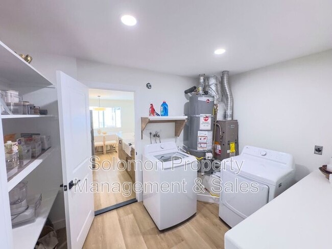 Building Photo - 3564 Thunder Dr