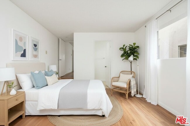 Building Photo - 953 4th St