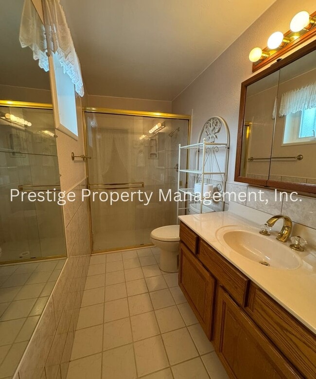 Building Photo - This 3/2 East Side Home Has It All AND more!