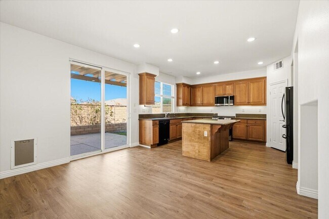 Building Photo - 37559 Durwent Dr