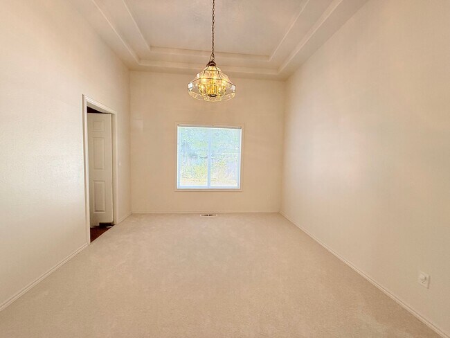 Building Photo - 16775 SW Springwater Ln