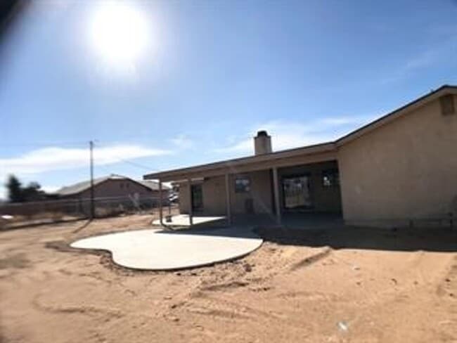 Building Photo - 21036 Pine Ridge Ave