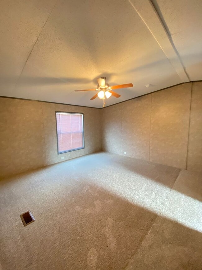 Building Photo - 40 Restful Pl