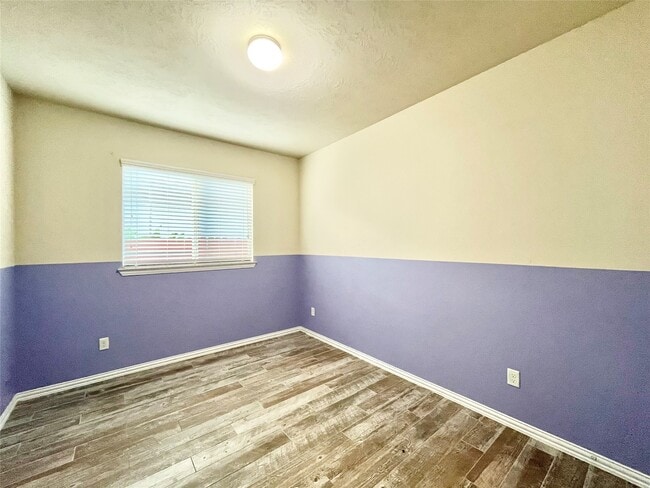 Building Photo - 10803 Marigold Glen Way