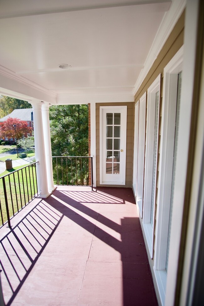 Building Photo - Dunwoody Living at Its Best – Spacious 4BR...