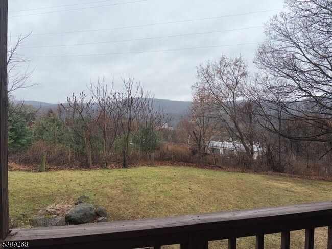 Building Photo - 7 Deer Valley Ln