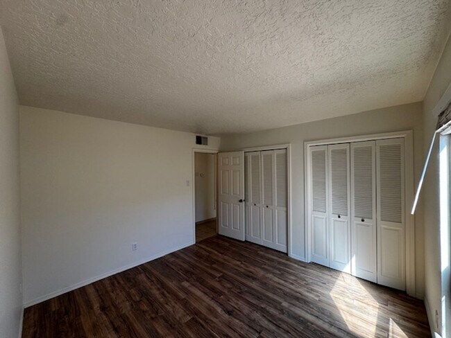 Building Photo - 12244 Menaul Blvd NE