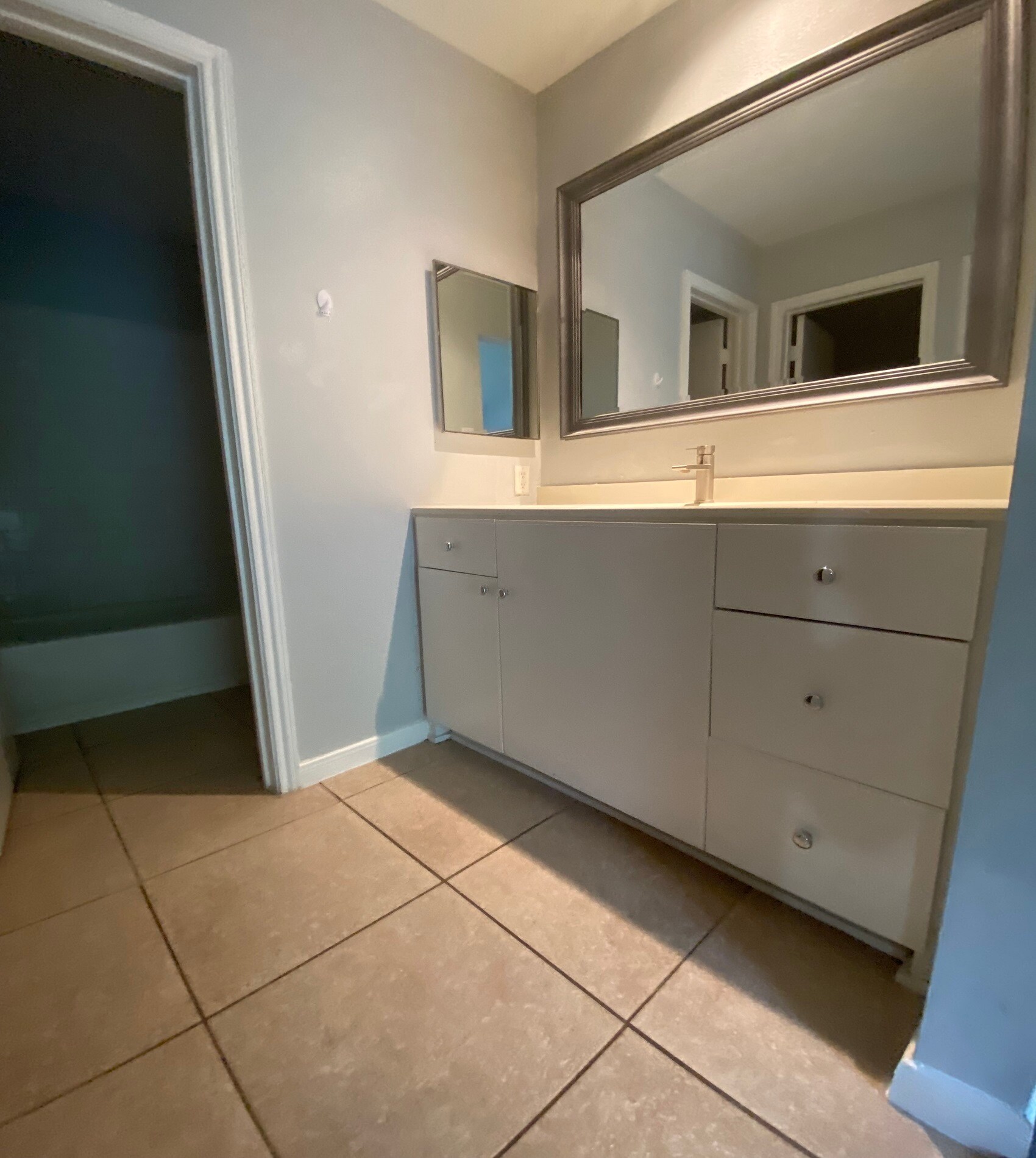 Building Photo - 7842 Winehill Ln