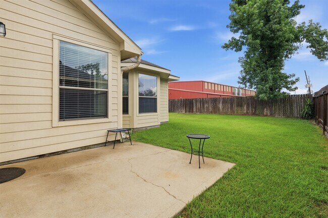 Building Photo - 1911 Vale Brook Drive