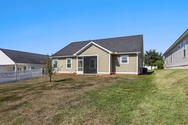 Building Photo - 2561 Lantana Ln