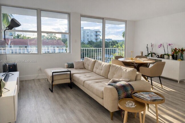 Building Photo - 16565 NE 26th Ave