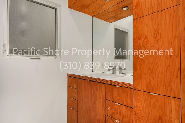 Building Photo - 543 Rose Ave