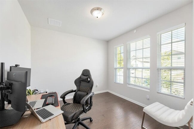 Building Photo - 6805 Covina Ln