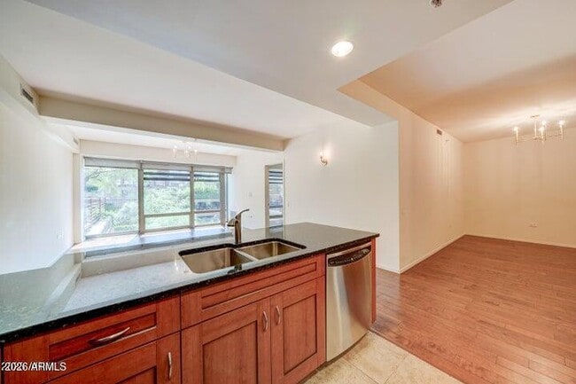 Building Photo - 7151 E Rancho Vista Dr