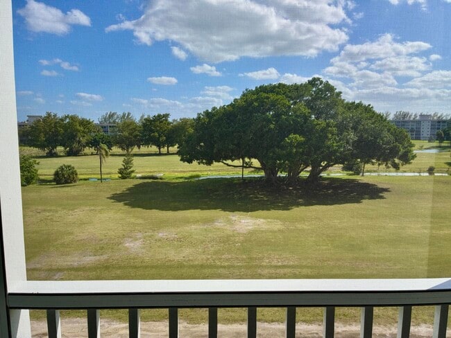 Building Photo - 2691 S Course Dr