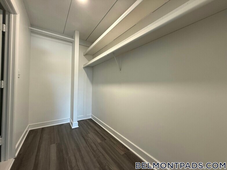 Building Photo - 49 Hill Rd