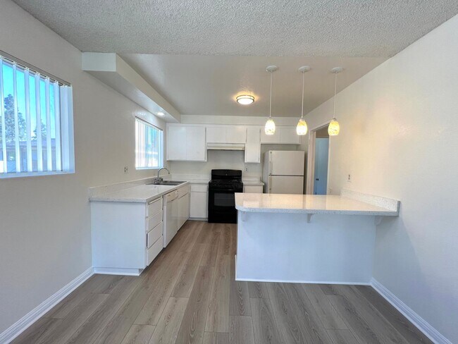 Building Photo - West Stevens-413
