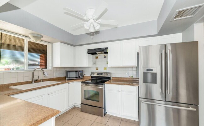 Building Photo - UPDATED PHOENIX RENTAL – 3 BED, 2 BATH NEAR SHOPS, DINING & TRAILS