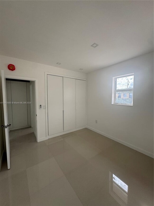 Building Photo - 53 NE 56th St