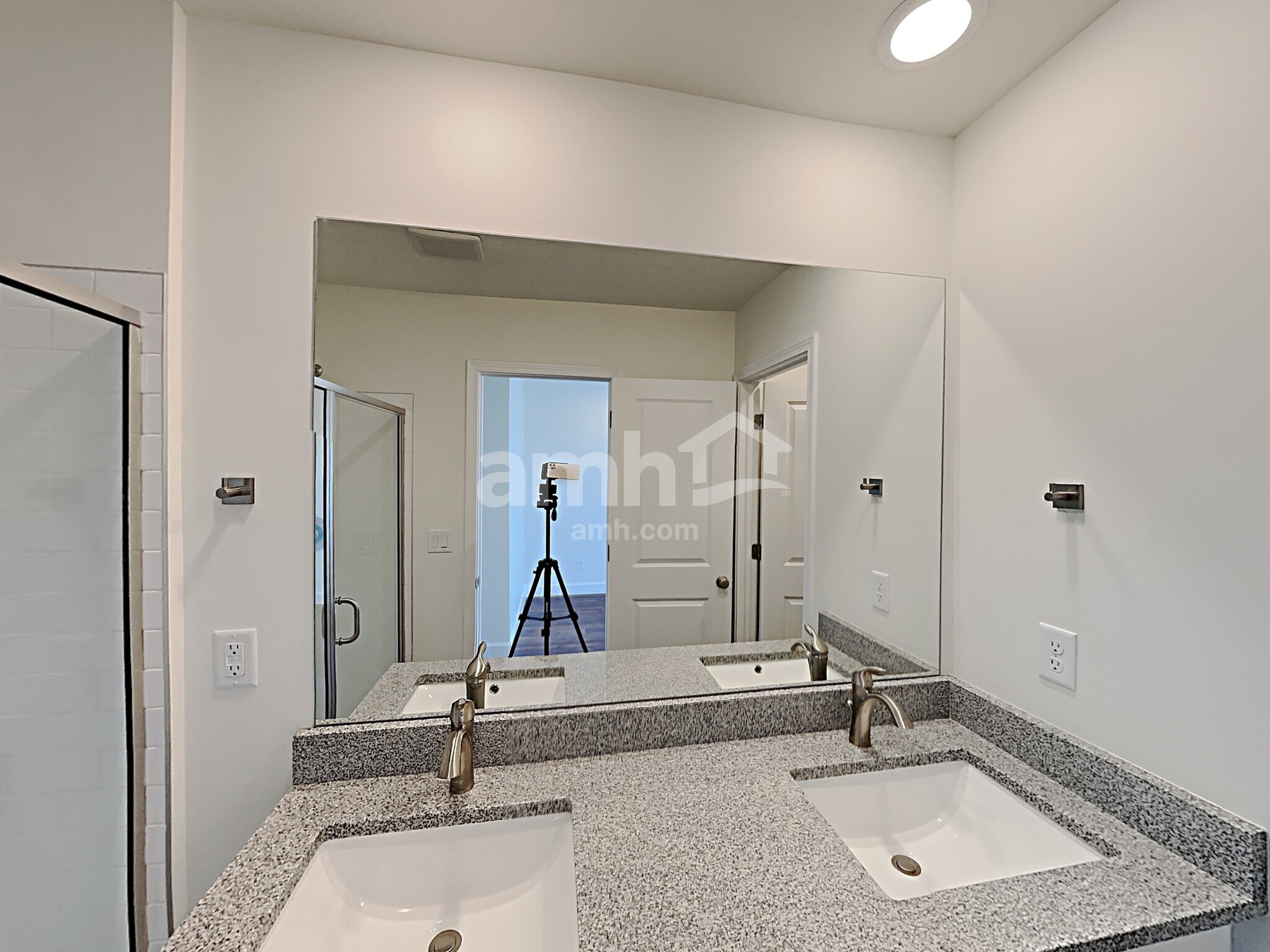 Building Photo - 6092 W South Jordan Pky