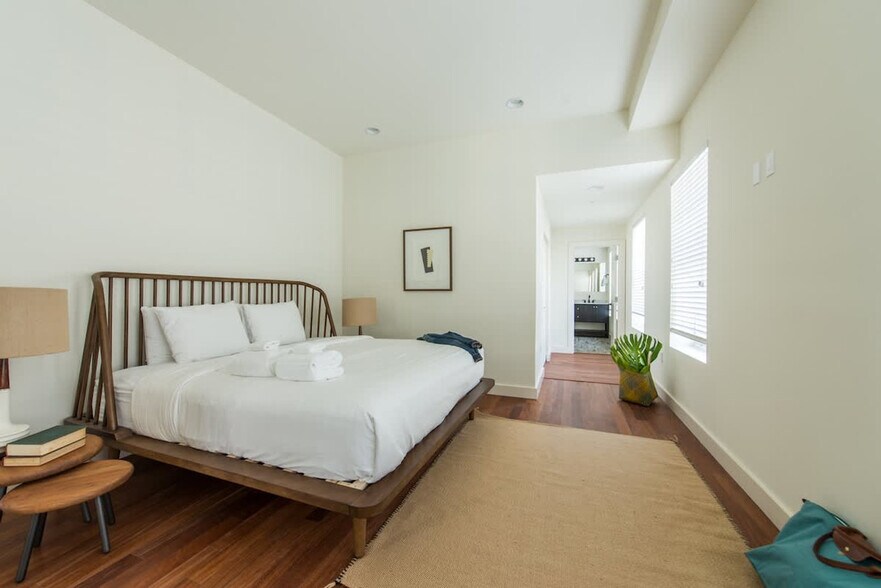 Building Photo - 701 4th St