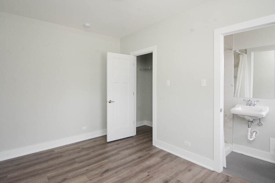 Building Photo - 729 Saint Johns Ave