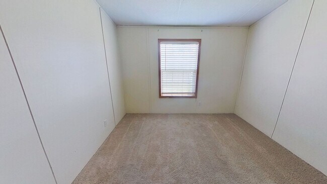 Building Photo - Mobile Home