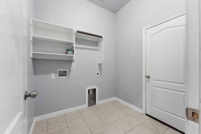 Building Photo - 453 Rockaway Dr
