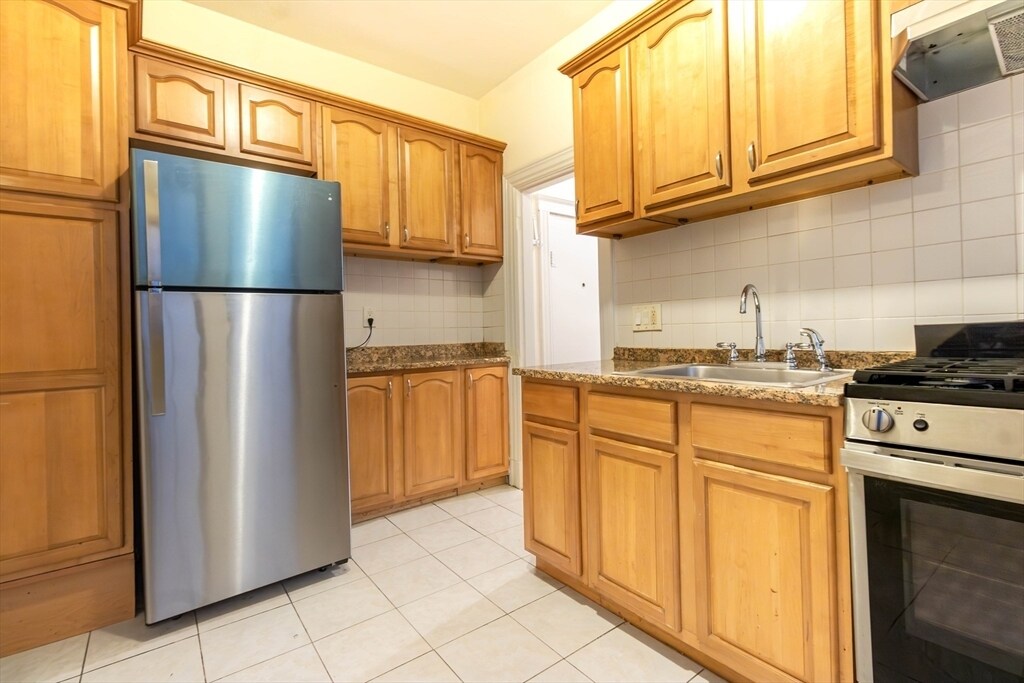 Building Photo - 25 Mount Hood Rd