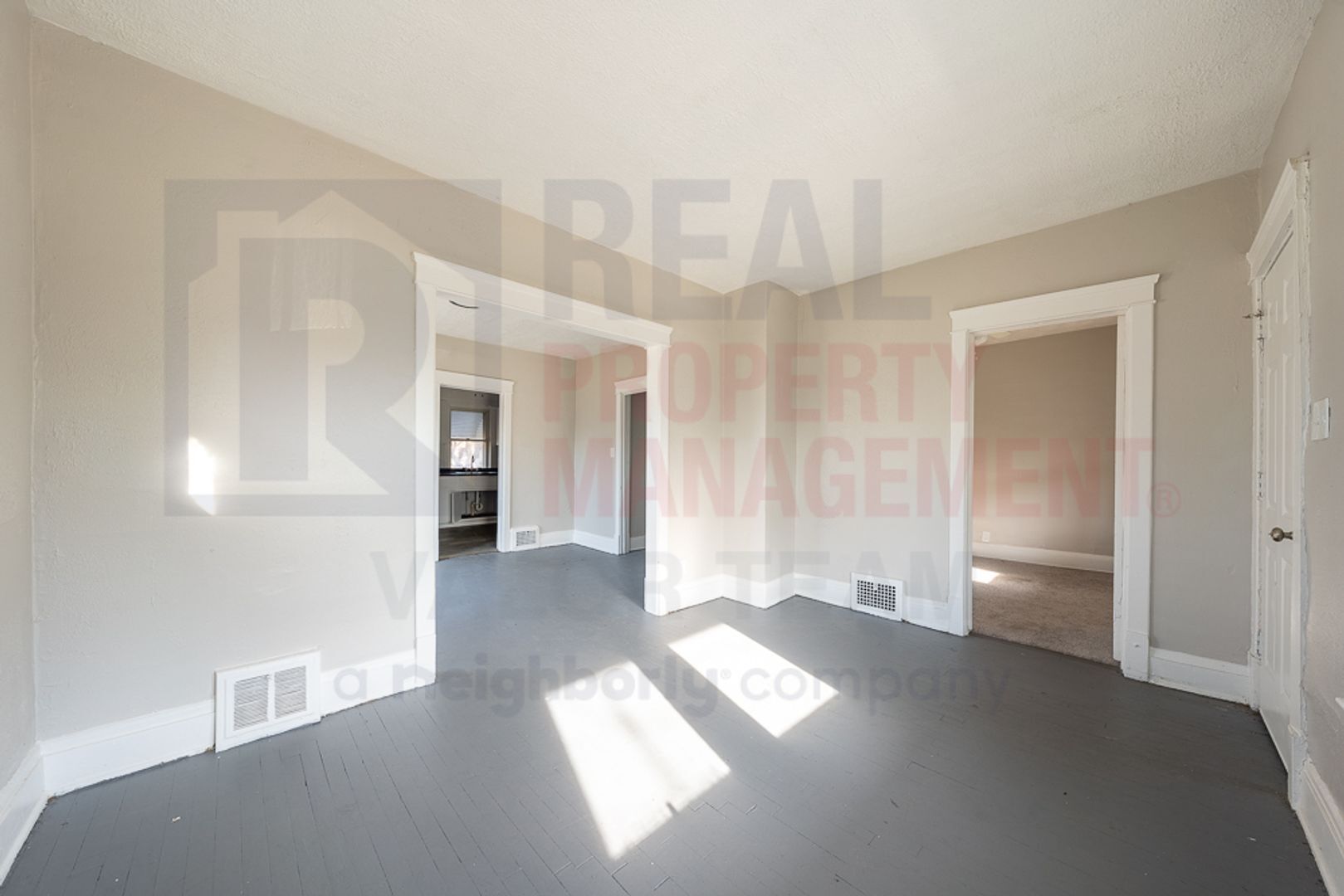 Building Photo - 987 Evangeline Rd