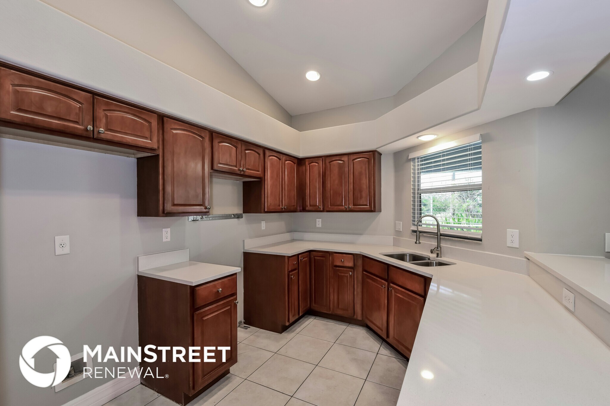 Building Photo - 1326 NE 3rd Ave