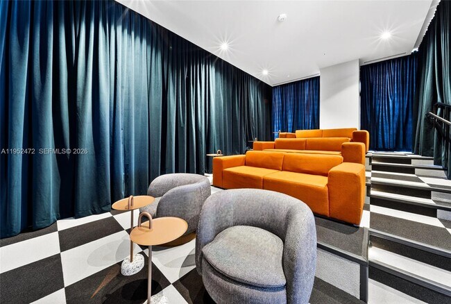 Building Photo - 11 NE 6th St