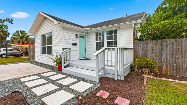 Primary Photo - 4952 21st St N