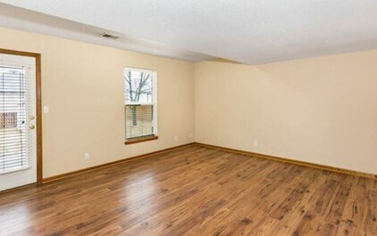 Building Photo - 419 Wildflower Ln