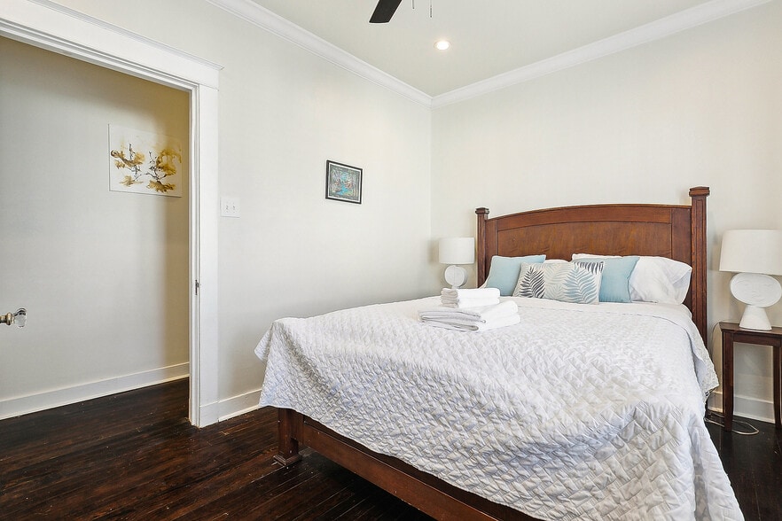 Building Photo - 819 Olga St