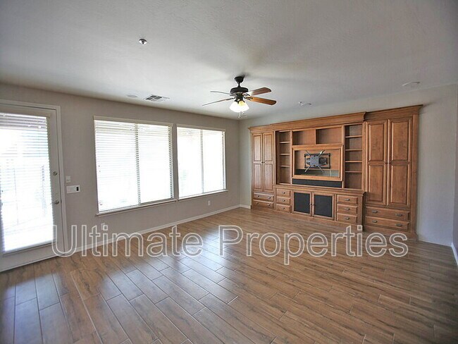 Building Photo - 14482 W La Reata Ave