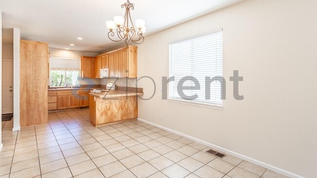 Building Photo - 1251 Clover Dr