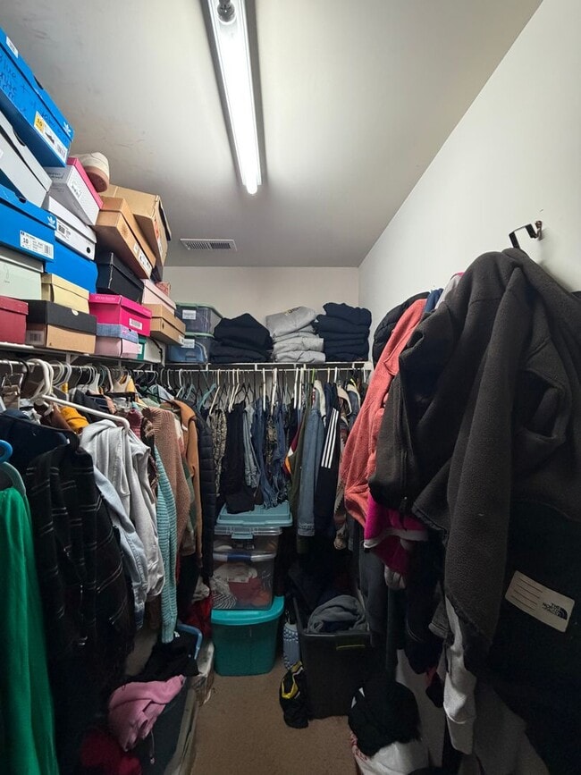 Building Photo - 3 Bdrm/2.5 Bth Home Located Close to I-95