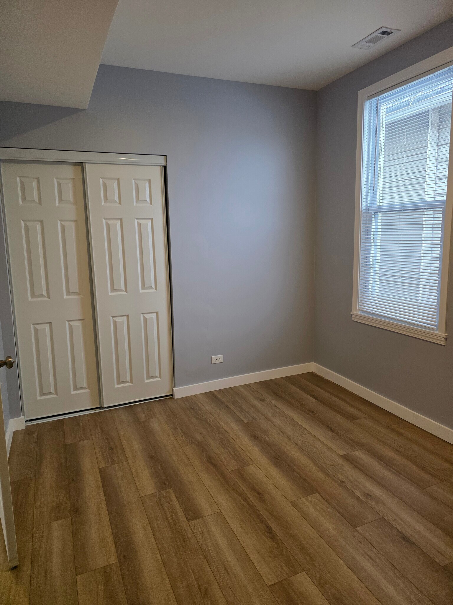 Building Photo - 7613 W 60th St