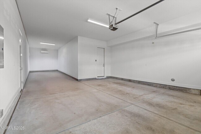 Building Photo - 325 S Pah Rah Rdg Dr