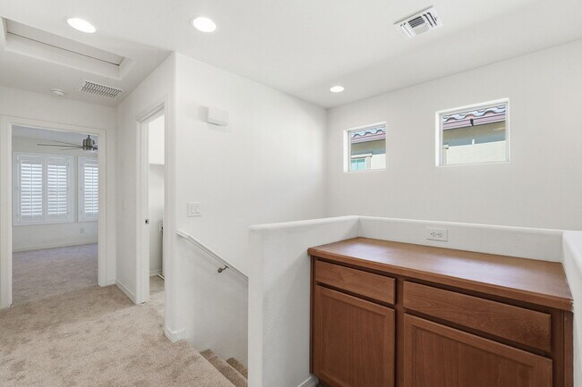 Building Photo - 1647 S 83rd Pl