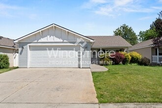 Building Photo - **Half off Full 1st Month's Rent** Great 3-bed Home In Spokane Valley