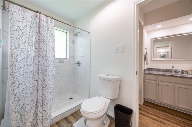 Building Photo - 1405 Ivywood Dr