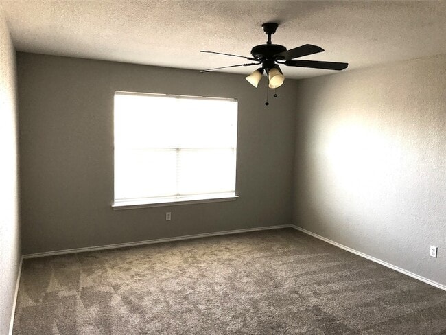 Building Photo - 4956 Thorn Hollow Dr