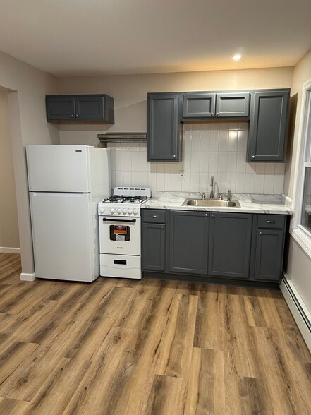 Building Photo - 28B Knapp Rd