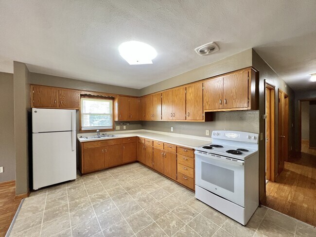 Building Photo - 290 Orchard Dr