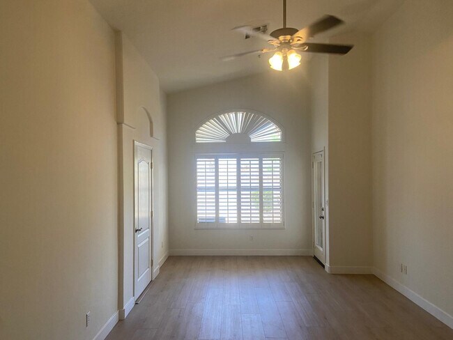 Building Photo - 8122 E Theresa Dr